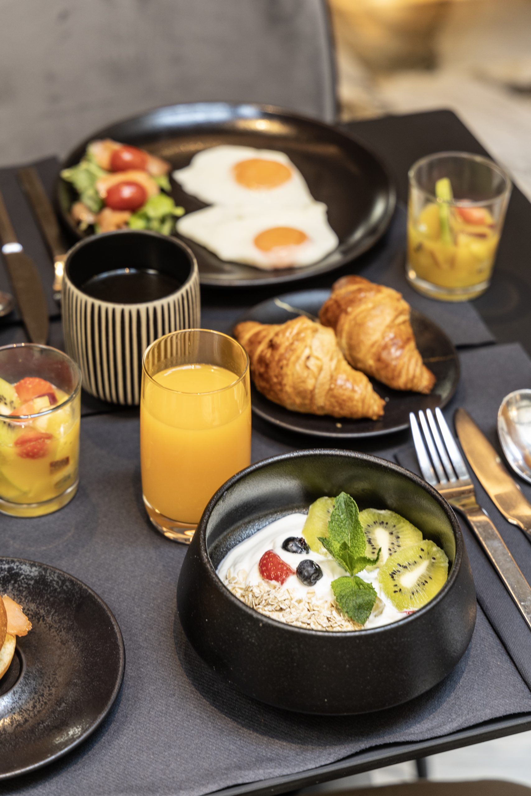 BREAKFAST