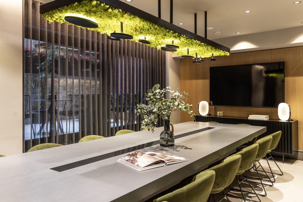 Business Travel in Athens: Comfort, Location & Professional Services