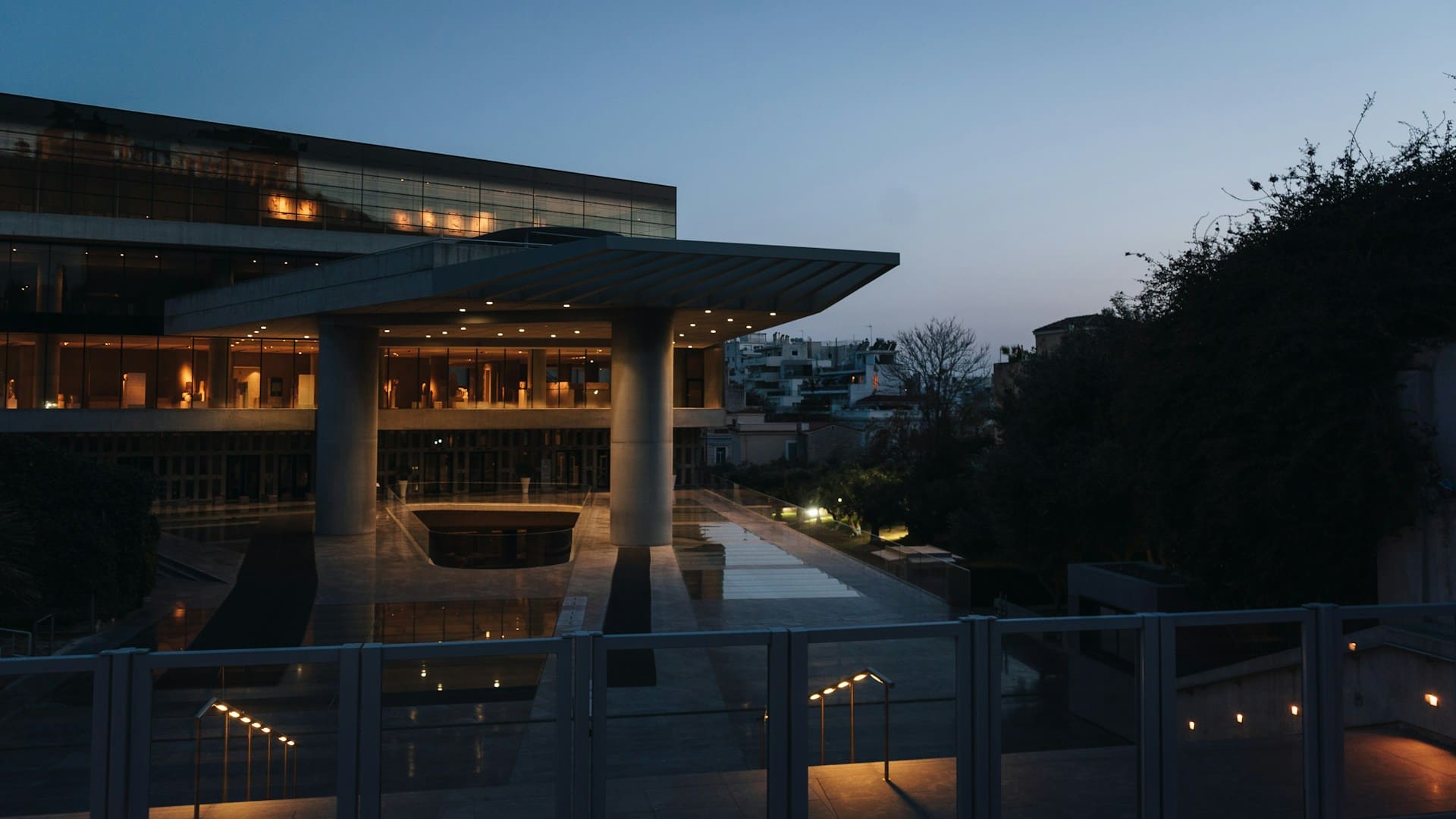 THE ACROPOLIS MUSEUM